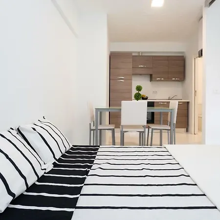 Beach Front In Apartment *